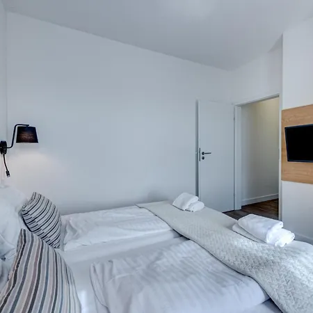 Aquamarina Onyx - Visitopl ミエンジズドロイェ